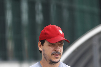 Fernando Diniz busca consagração de estilo em título inédito para o Fluminense