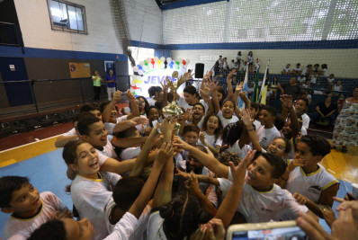 Volta Redonda premia atletas e escolas campeãs do Jevre 2023