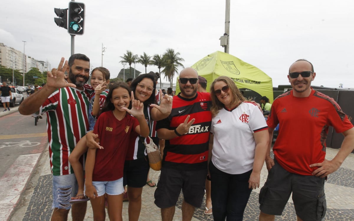 MRN - Notícias do Flamengo on X: A namorada do Wesley, Larissa