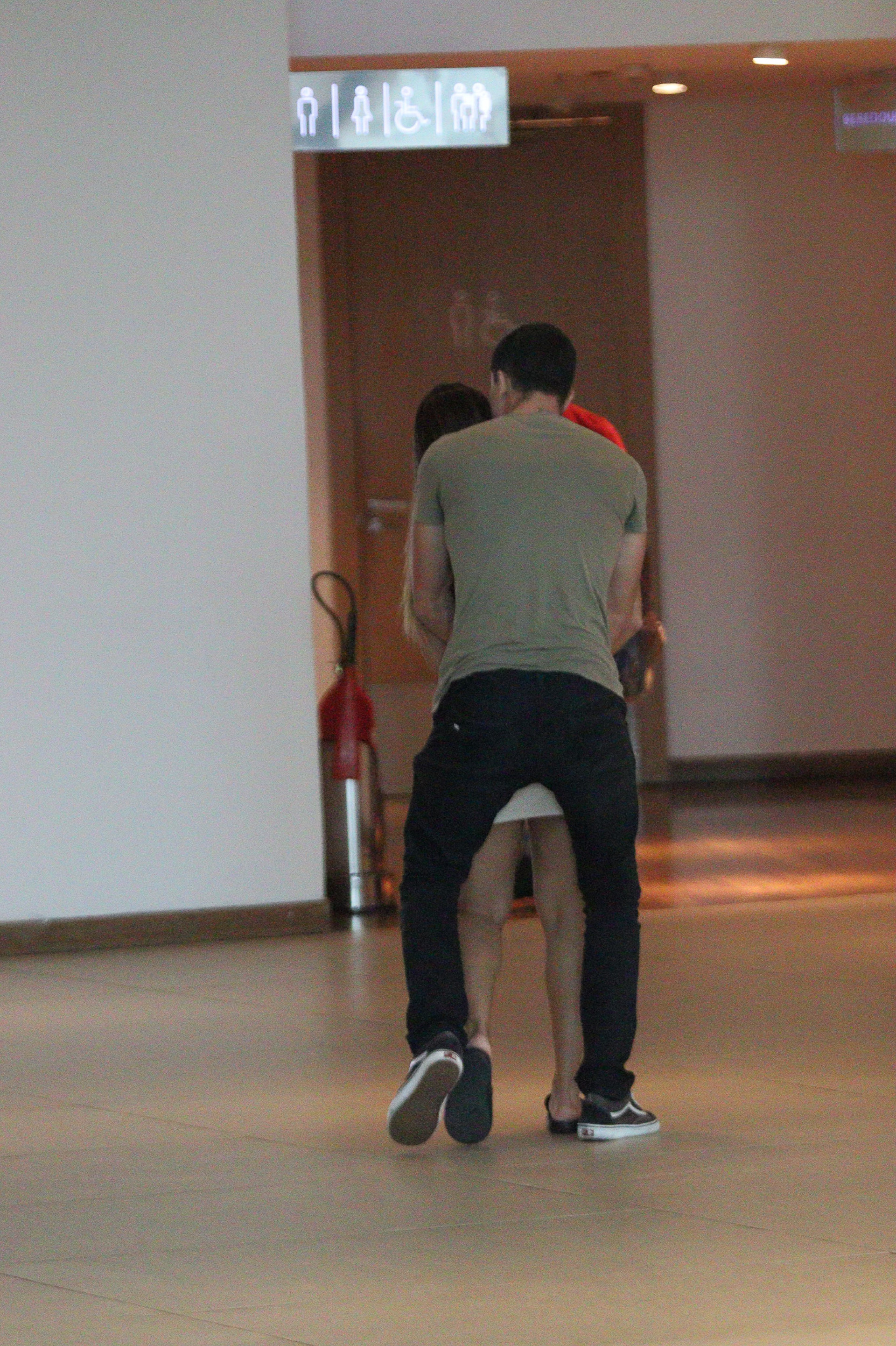 Lexa e Ricardo Vianna surgem em clima de romance durante passeio no shopping - Agnews