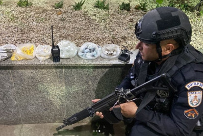 PM prende dois traficantes com grande quantidade de drogas em Belford Roxo