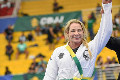 Aos 45 anos, faixa-preta da Fratres JJ cita motivação para lutar de adulto