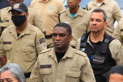 Prefeito Waguinho assina decreto que regulamenta o Estatuto Geral da Guarda Municipal de Belford Roxo