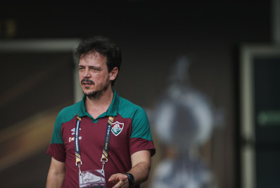 Diniz se torna o segundo técnico com mais jogos pelo Fluminense na Libertadores