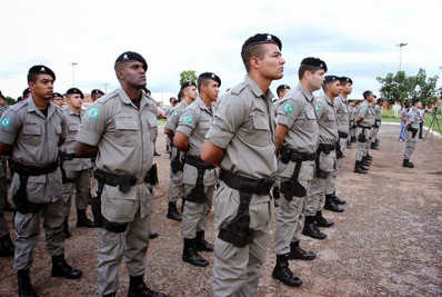 Desembargador de Goiás pede extinção da PM por 'abusos e excessos'; Caiado reage
