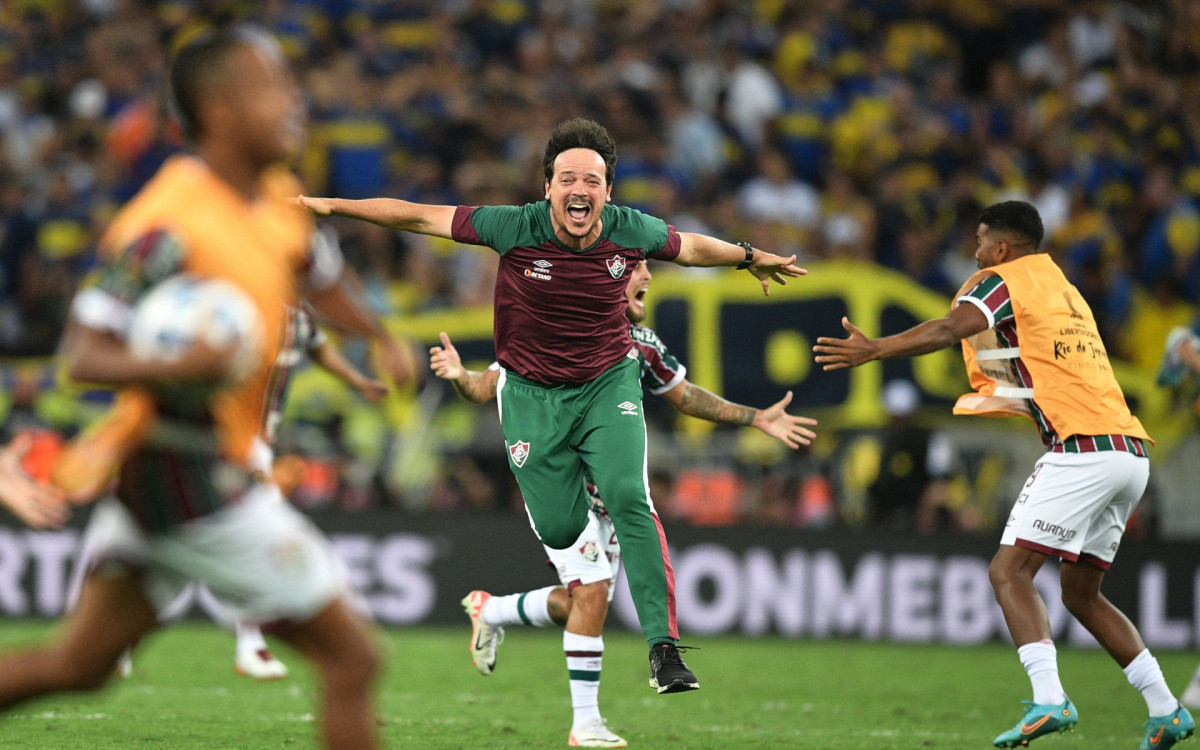 Fernando Diniz, do Fluminense, comemora a conquista da Libertadores