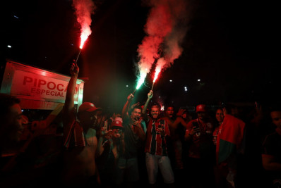 É campeão! Torcedores do Fluminense vão à loucura com primeiro título da Libertadores