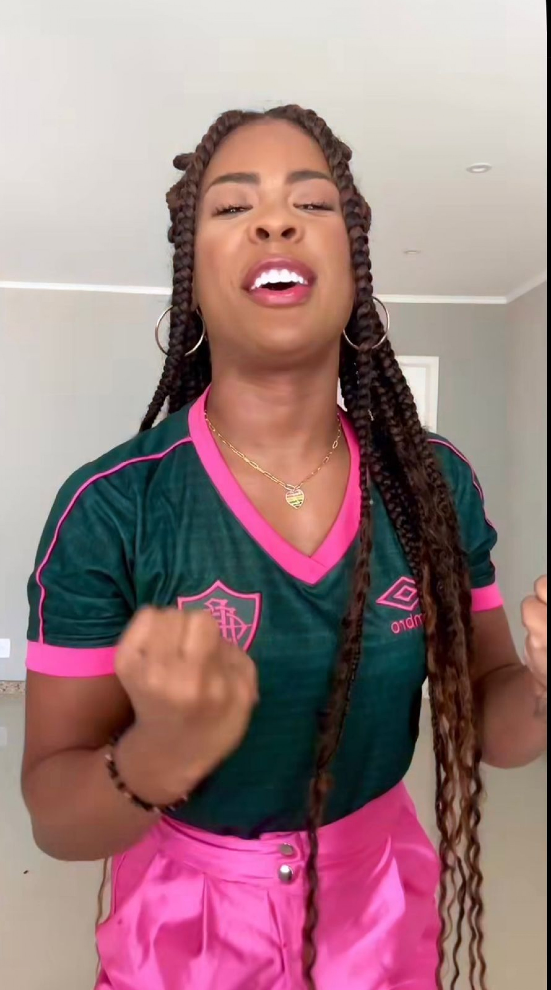 Marvvilha tocendo para o Fluminense  - Reprodução / Instagram 