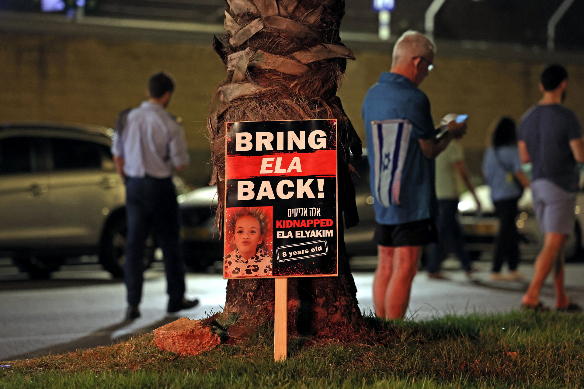 Em Tel Aviv, israelenses se reúnem para apelar pela intensificação das buscas dos reféns do Hamás - AHMAD GHARABLI / AFP