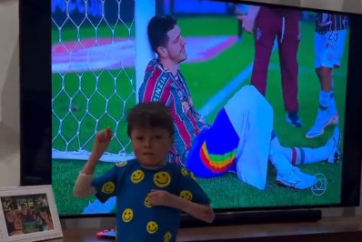Torcedor do Vasco, menino Gui canta hino do Fluminense após título e vira alvo de críticas