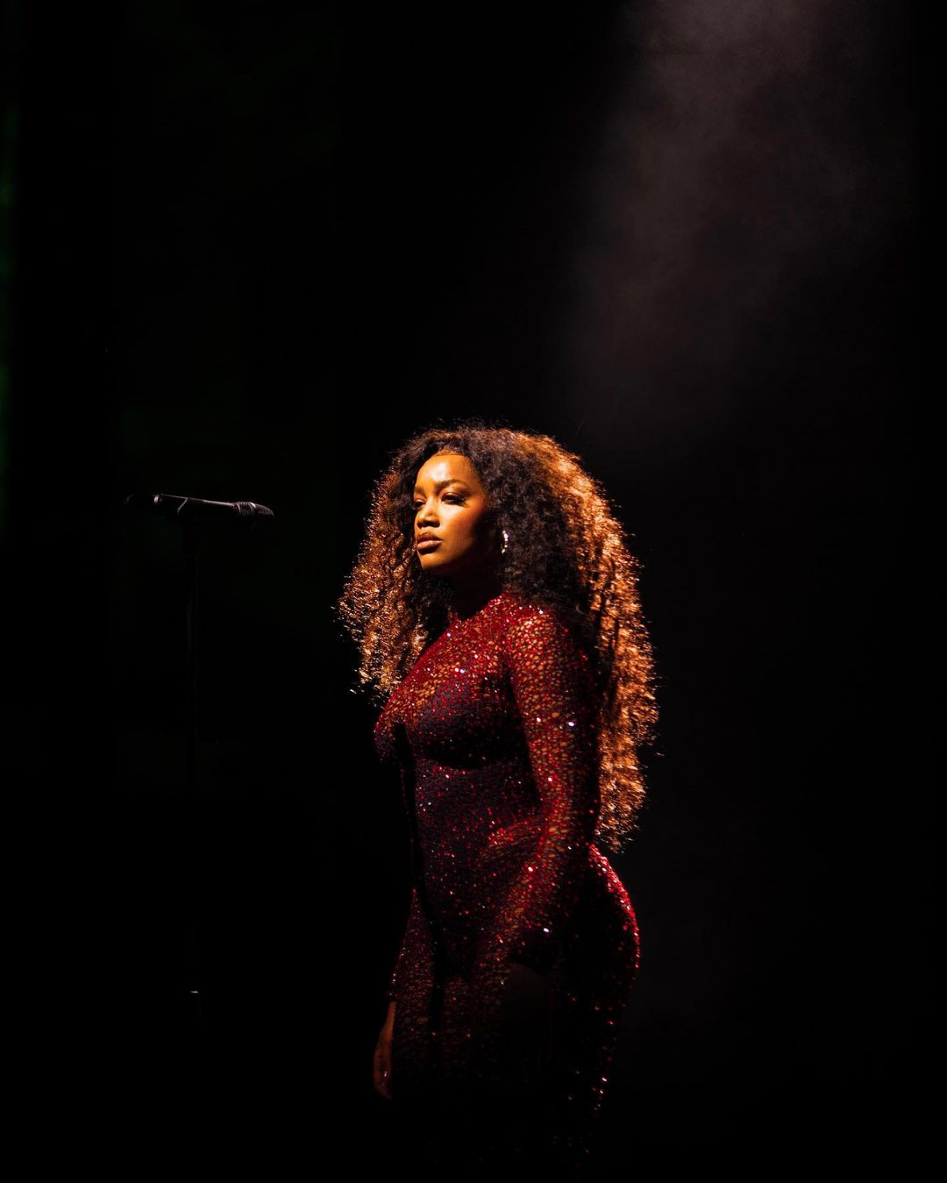 Iza chama aten&ccedil;&atilde;o com look impactante no 'Rock the Mountain' - Reprodu&ccedil;&atilde;o/Instagram/ Carol Caminha