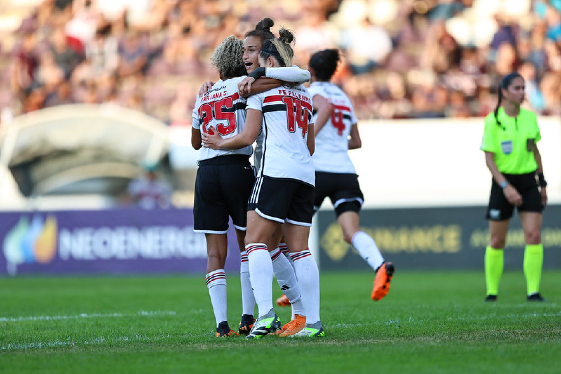 São Paulo enfrenta o Santos em busca de vaga na decisão do Paulista Feminino  - SPFC