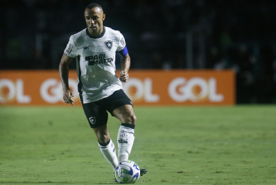 Marçal reclama de atuação do Botafogo em derrota, mas reafirma confiança no título: 'Levantar a cabeça'