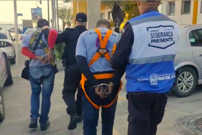 Criminosos disfarçados de técnicos de telecomunicações são presos em Macaé
