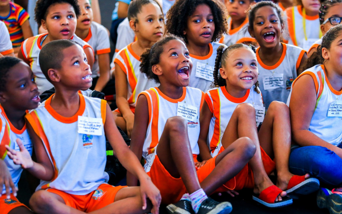 Alunos da rede municipal vibraram com as várias atrações disponibilizadas na FLIC