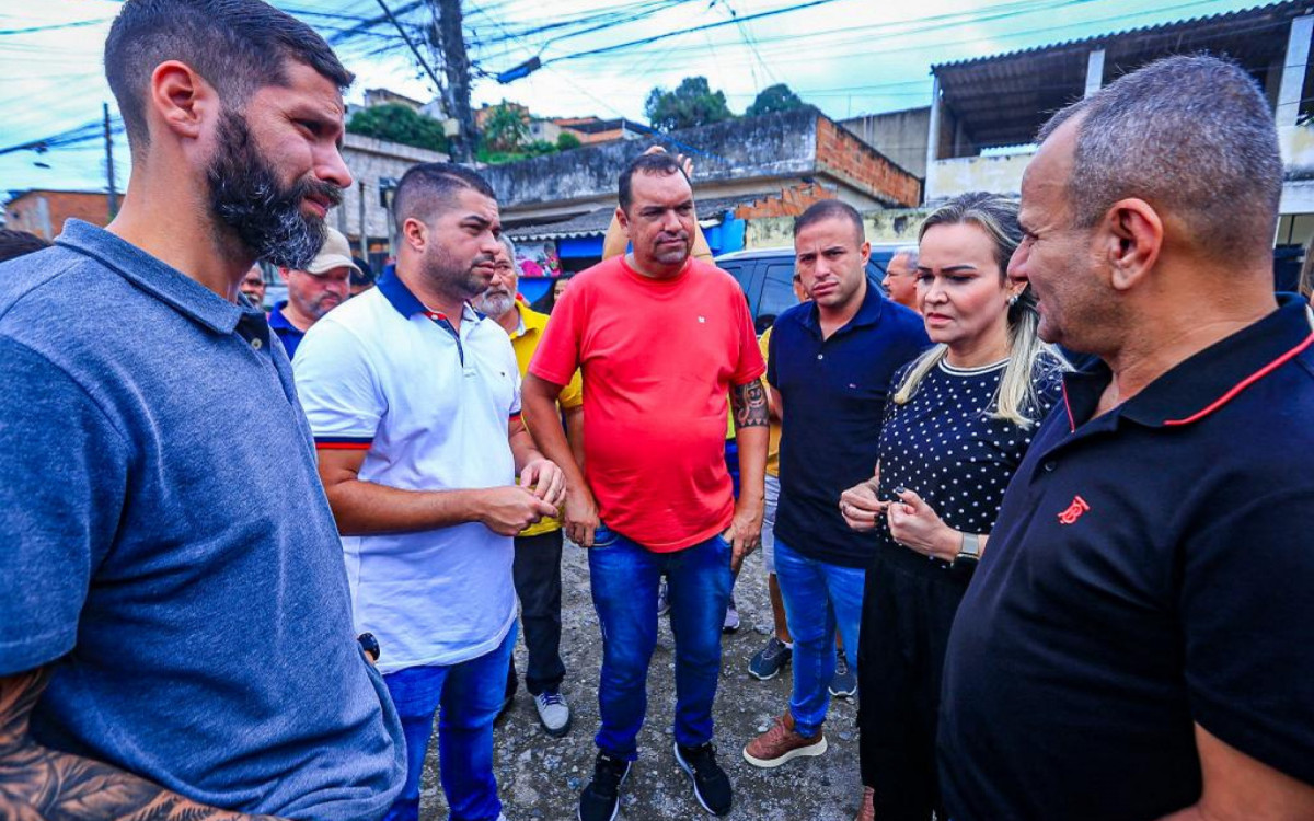 A deputada federal Daniela do Waguinho e prefeito conversaram com secretários sobre as melhorias para o Malhapão