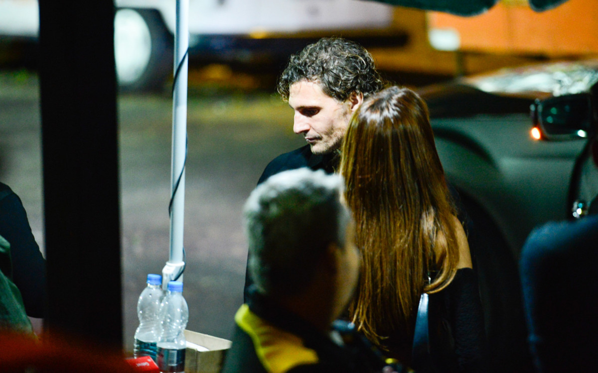 Ex-BBB Key Alves surge com affair italiano em show sertanejo