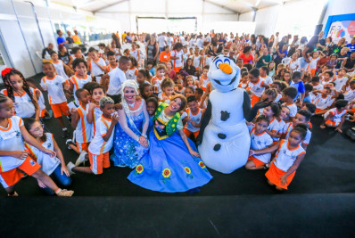 Segundo dia do FLIC-Baixada tem teatro e programação infantil em Belford Roxo