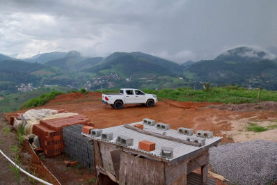 Obra irregular é embargada em Bom Jardim