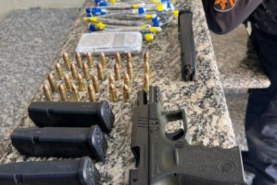 Foragido da Justiça por homicídio qualificado é preso com drogas e arma em Arraial do Cabo