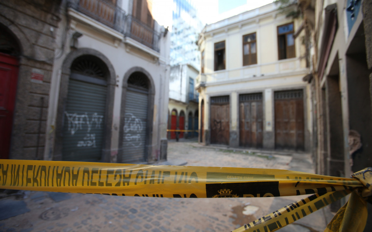 Travessa do Comércio, no centro do Rio de Janeiro, está interditada desde de Novembro de 2023. Foto: Cléber Mendes/Agência O Dia