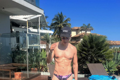 Christian Chávez, do RBD, arranca suspiros com tanquinho na véspera de show no Rio