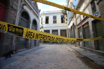 Mesmo após promessa de liberação, Travessa do Comércio segue interditada