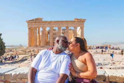 Péricles e mulher celebram aniversário de casamento em viagem à Grécia: 'Melhor parte de mim'