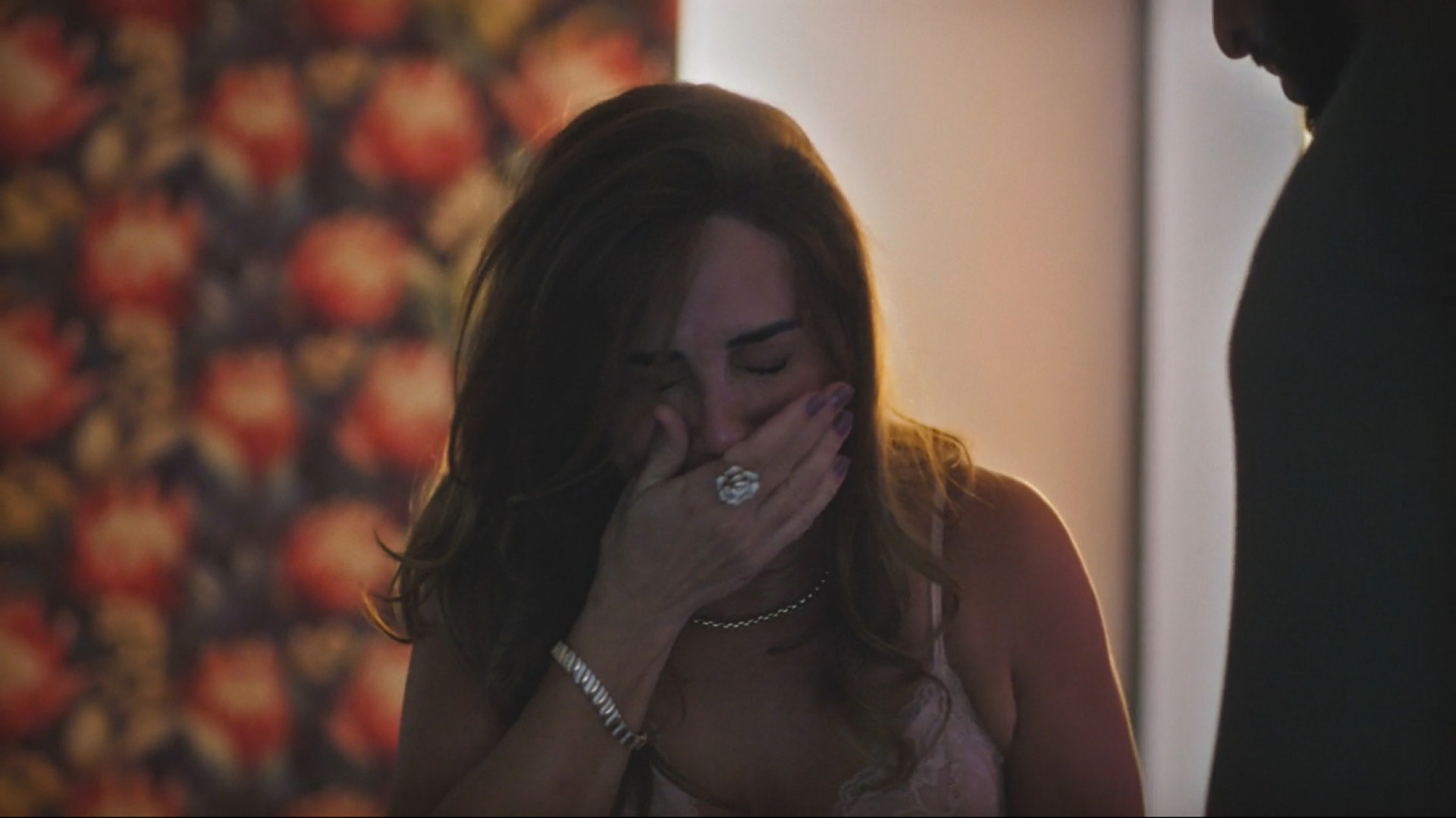 Irene (Gloria Pires) teve seu affair com Vinícius (Paulo Rocha) descoberto - Reprodução/TV Globo