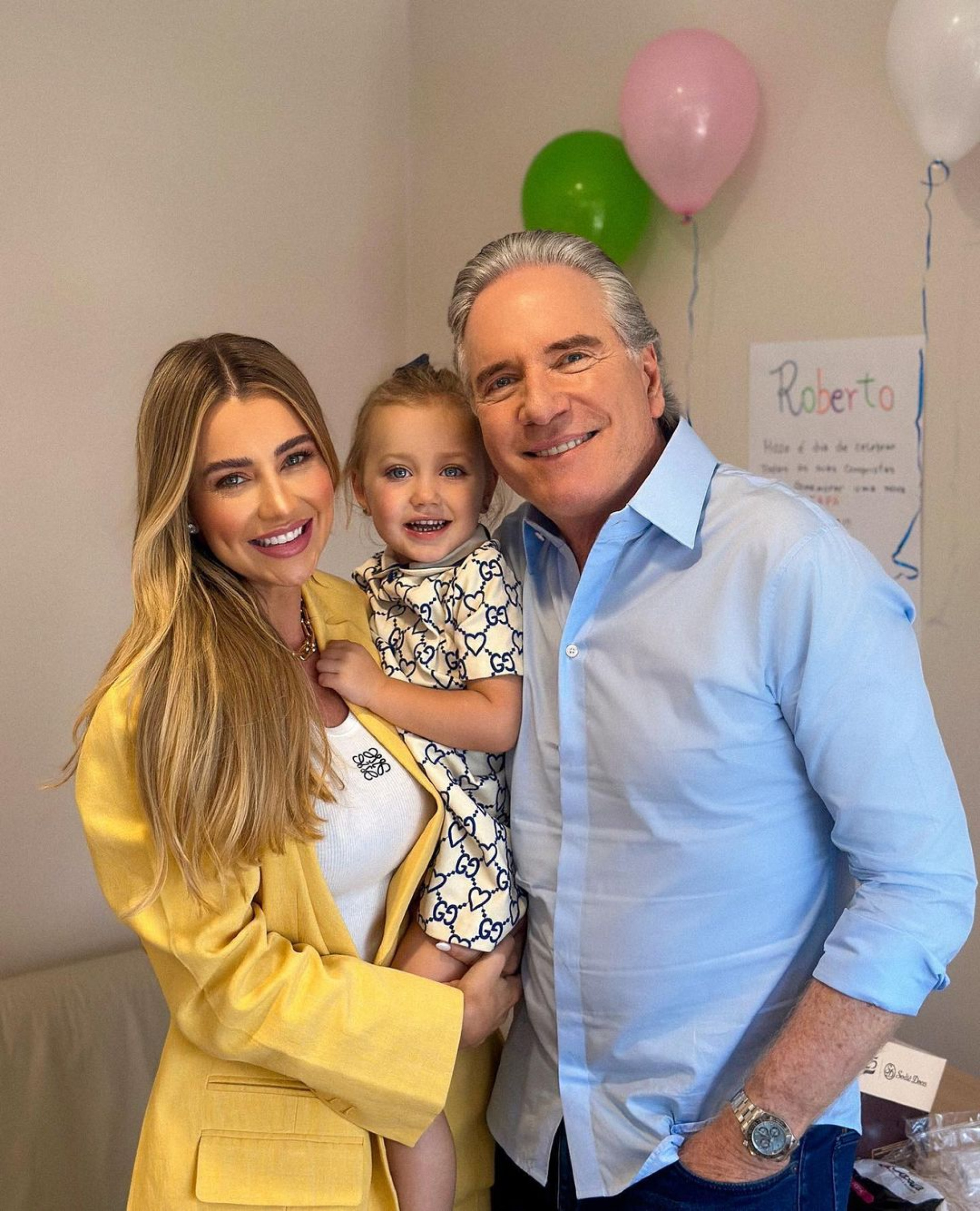 Roberto Justus com a mulher, Ana Paula Siebert, e a filha, Vicky - Reprodução Instagram