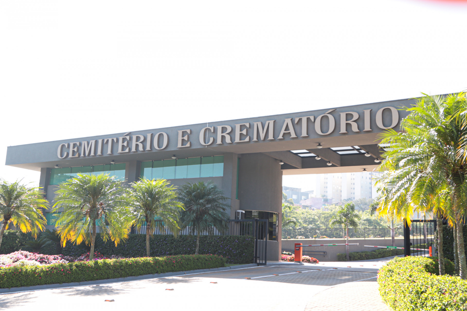 Velório de Luana Andrade acontece no cemitério Valle Dos Reis, em Taboão da Serra, São Paulo. - Van Campos / Agnews