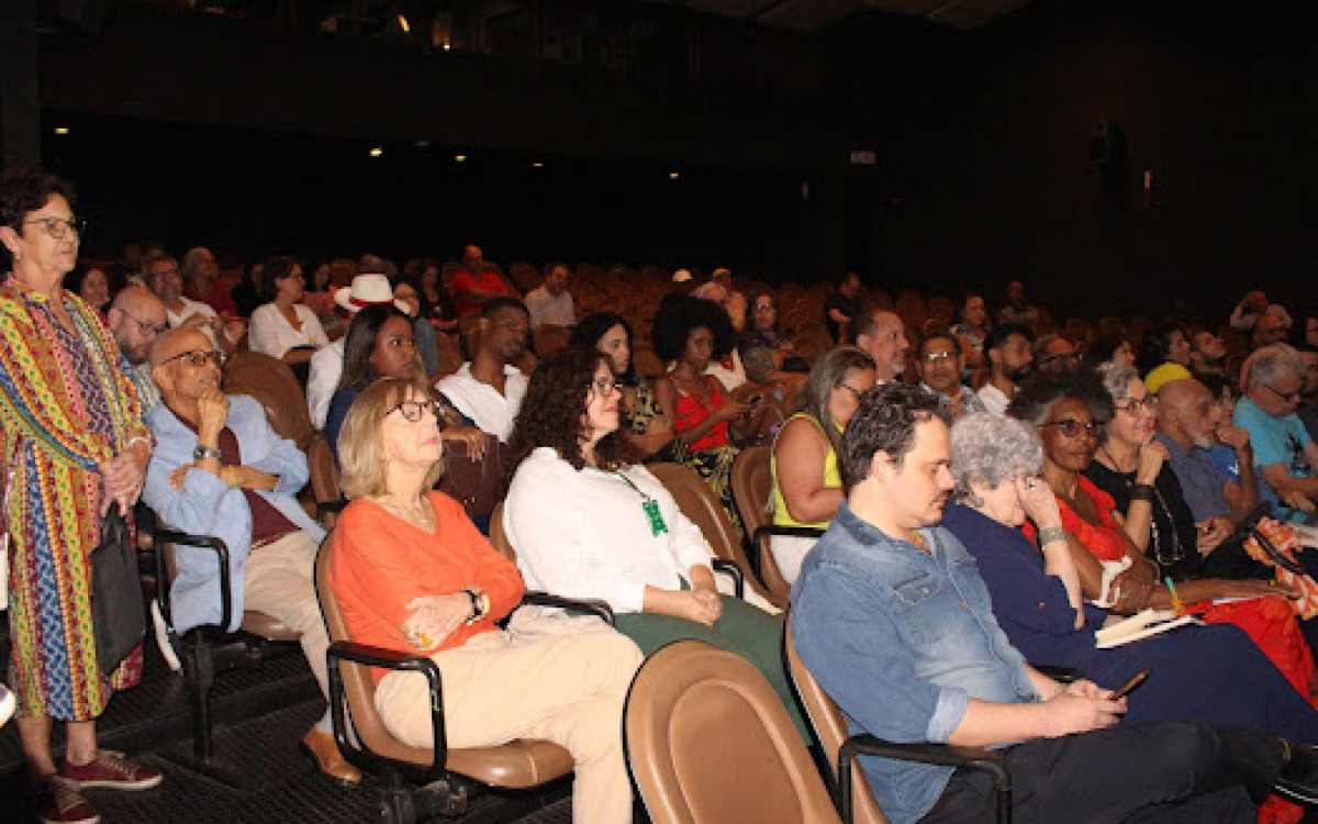 Homenagem a Nei Lopes ocorreu no auditório da Fundação Casa de Rui Barbosa