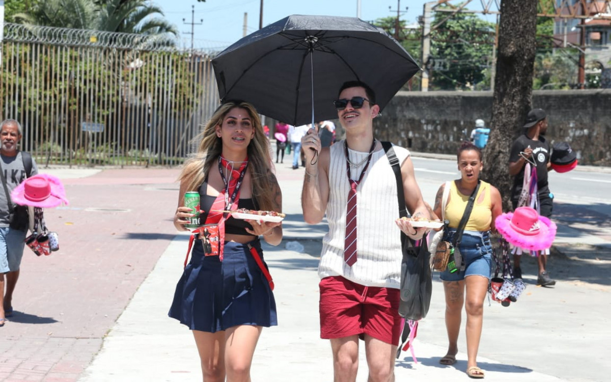 Fãs já estão na fila para o primeiro show do RBD com a turnê \'Soy Rebelde\', no Engenhão