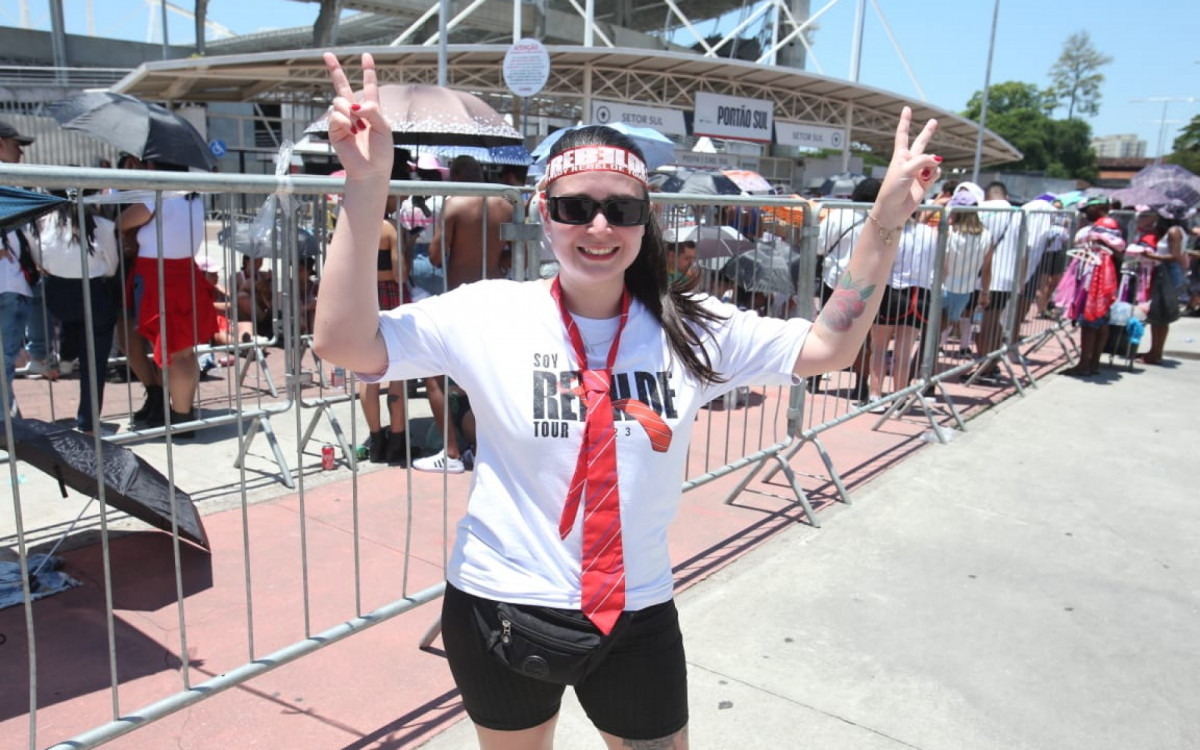 Fãs já estão na fila para o primeiro show do RBD com a turnê \'Soy Rebelde\', no Engenhão