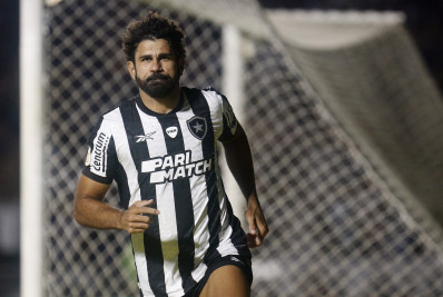 Abel Ferreira solicita e Palmeiras avalia chegada de ex-atacante do Botafogo