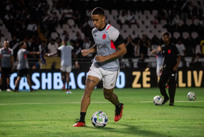 Vasco acerta saída de atacante por empréstimo para clube europeu