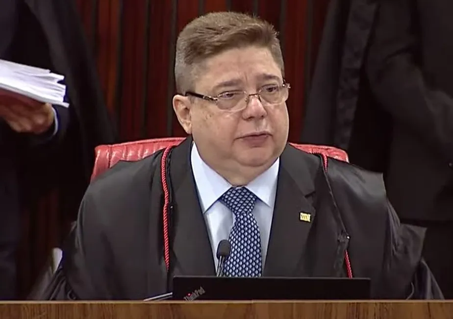 Ministro mais fiel a Bolsonaro herdará ações do TSE contra ex-presidente