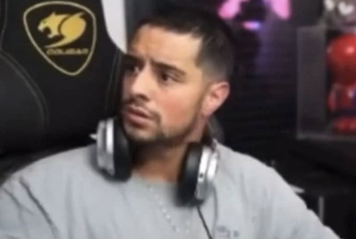 Streamer é surpreendido em live com notícia da morte de seu cachorro