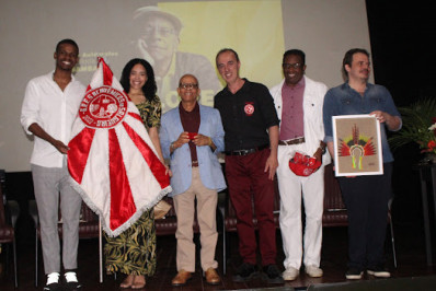 Nei Lopes recebe homenagem da Fundação Casa de Rui Barbosa