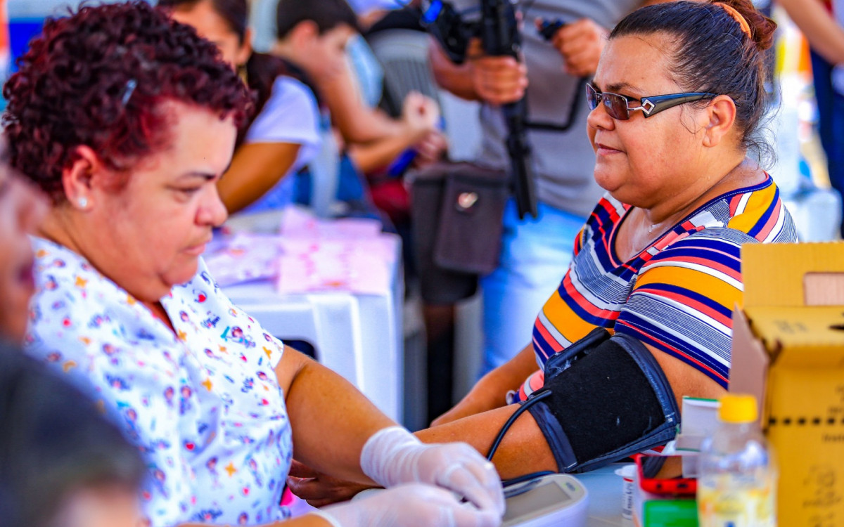 A moradora de Andrade Araújo colocou algumas pendências em dia