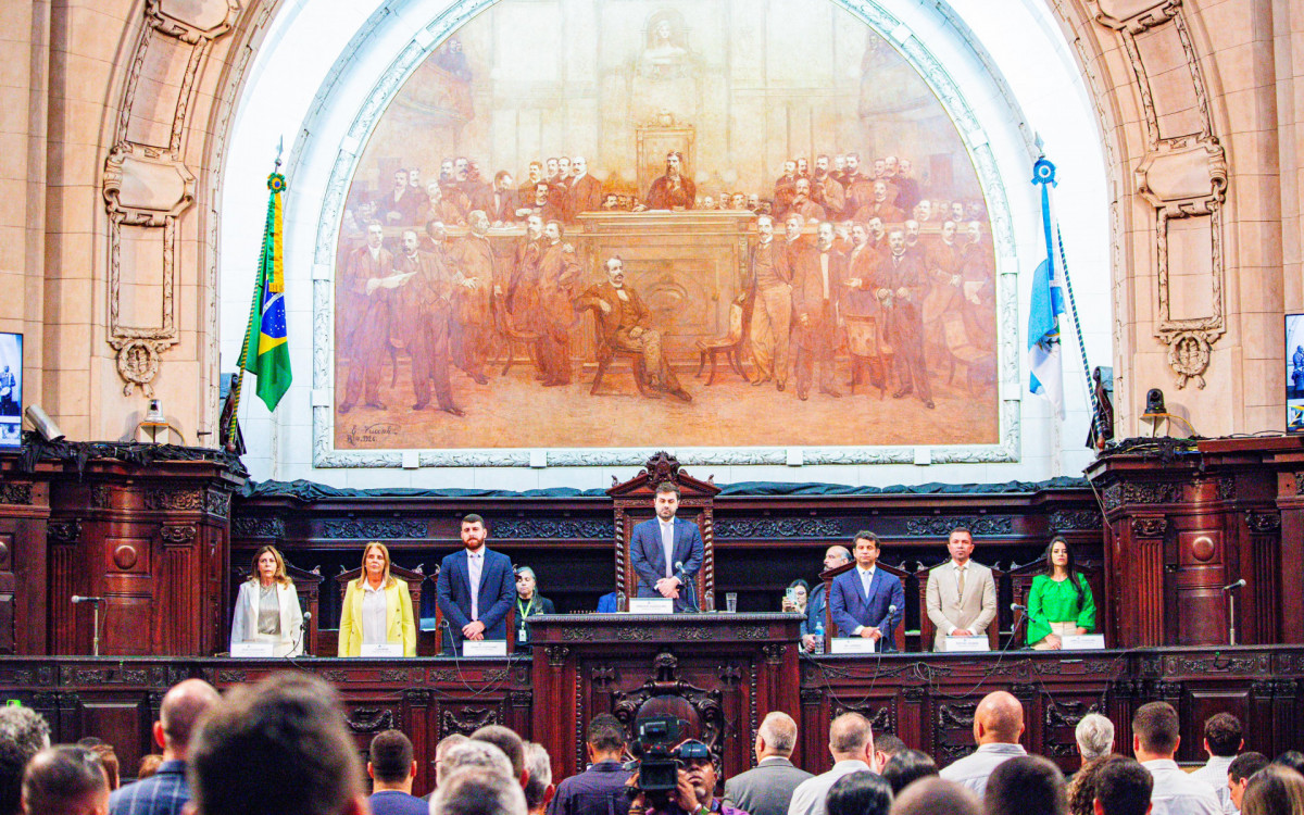 Prefeito de Mag&eacute;, Renato Cozzolino, recebe Medalha Tiradentes na Alerj - Yves Lohan/Divulga&ccedil;&atilde;o