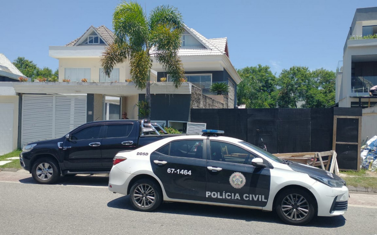 Polícia Civil e Light estiveram no condomínio Riviera del Sol nesta quinta (9) - Divulgação / Light