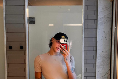 Após cliques de fio-dental, Pabllo Vittar mostra foto de frente: 'galera perguntando cadê?'