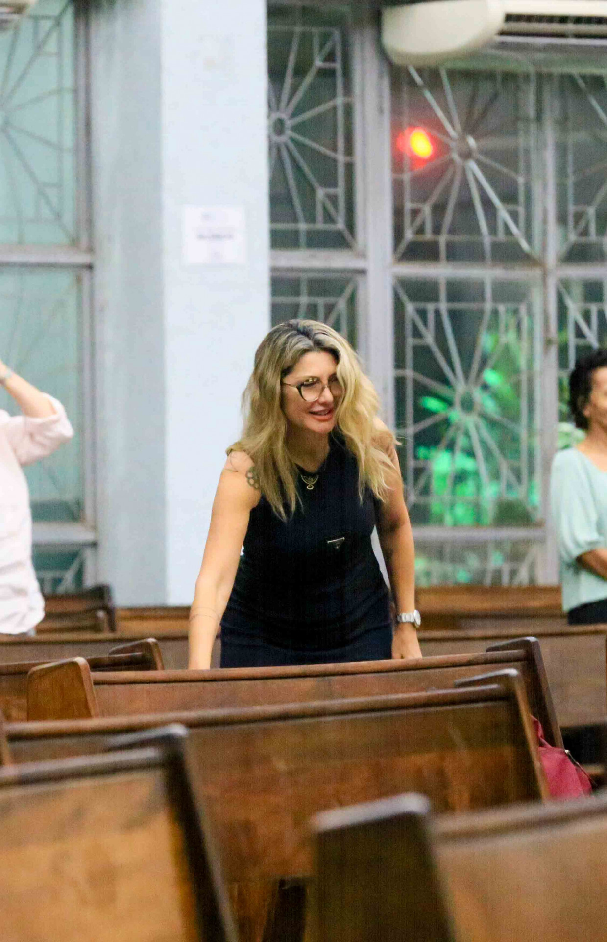 Amigos e familiares prestam suas homenagens a Elizangela na Missa de Sétimo Dia da atriz, no Rio - Agnews