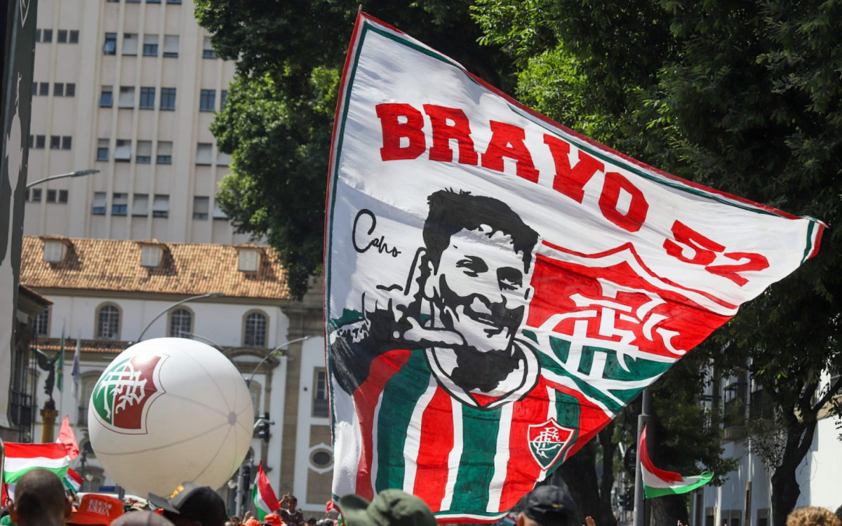 Bandeira em homenagem a Germán Cano, artilheiro do Fluminense
