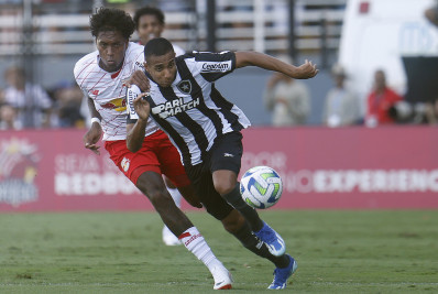 Victor Sá lamenta novo tropeço do Botafogo: 'Erros que não podemos cometer'