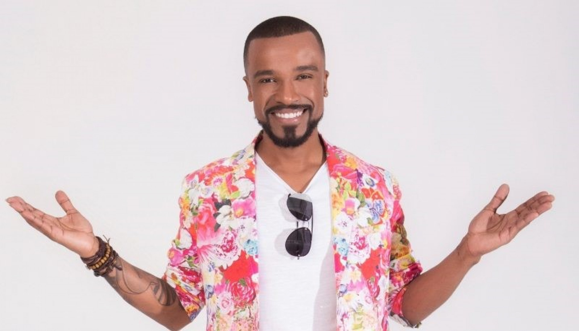 Alexandre Pires encerra neste domingo a festa de aniversário de Búzios com chave de ouro  - Divulgação 