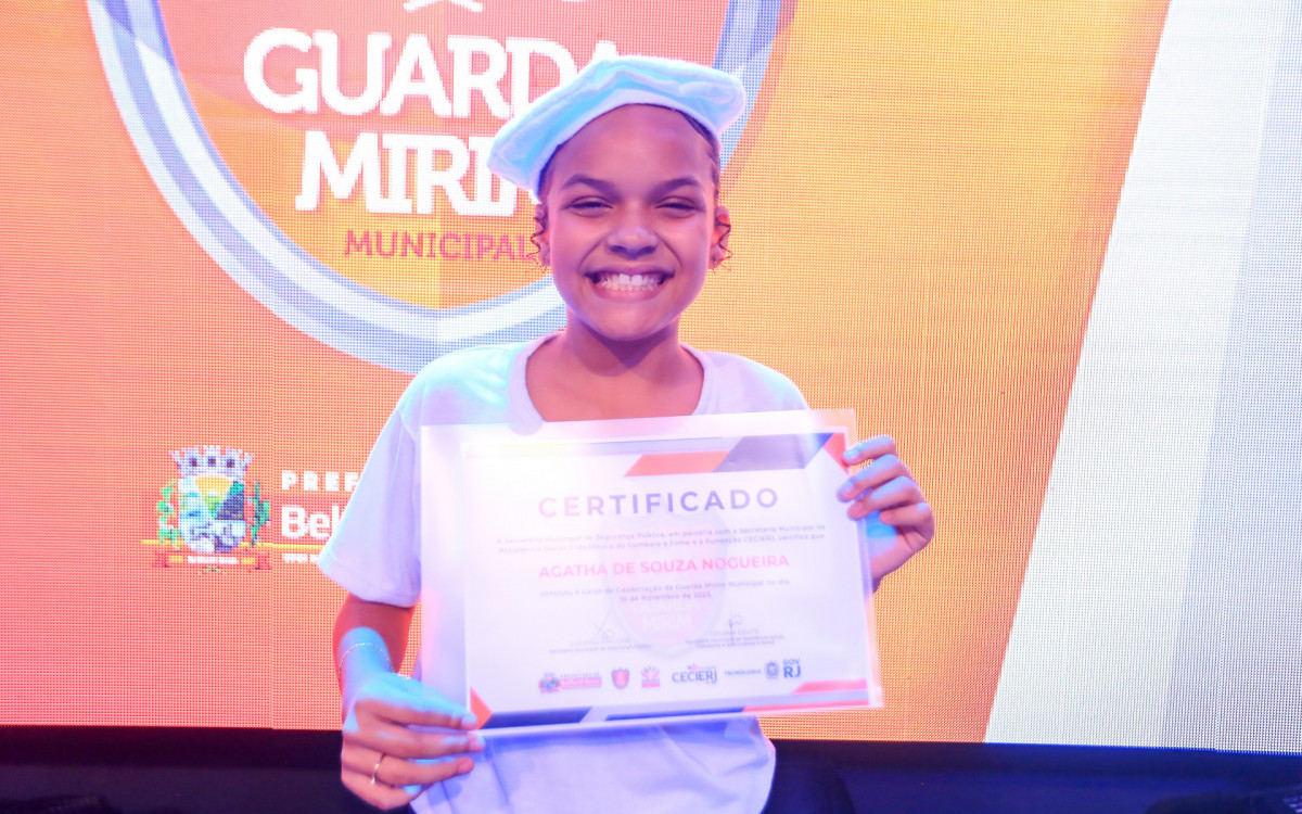 A aluna Agatha de Souza foi escolhida para ser a oradora da turma de 85 alunos