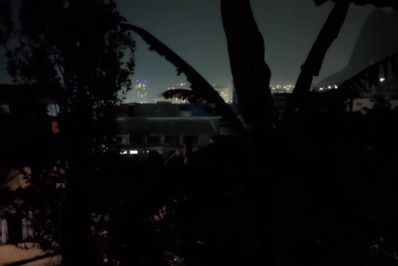 Apagão afeta grande parte da comunidade da Rocinha