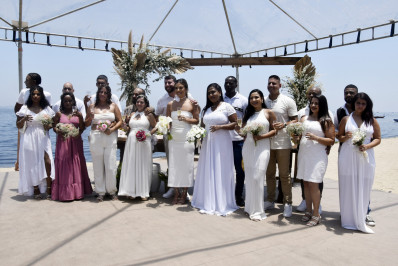 Magé realiza casamento comunitário em cartão postal